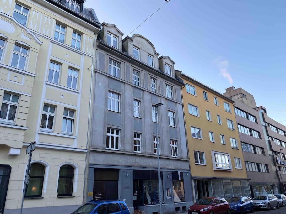 Schoenes City-Apartment Im Zentrum Mit Balkon Hof  Εξωτερικό φωτογραφία