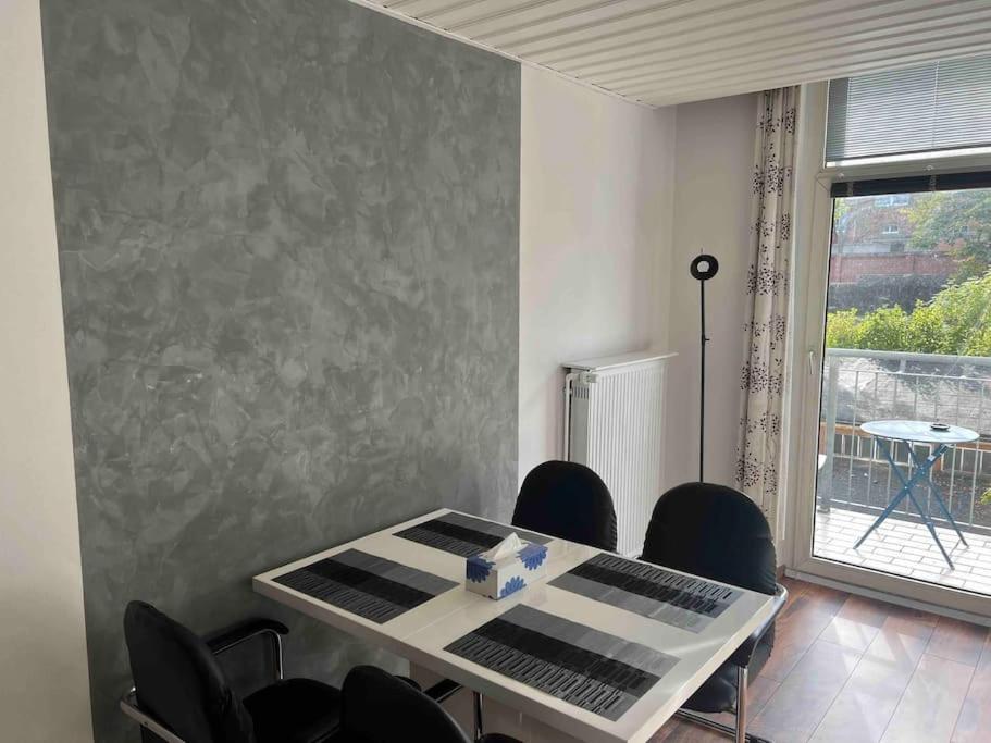Schoenes City-Apartment Im Zentrum Mit Balkon Hof  Εξωτερικό φωτογραφία