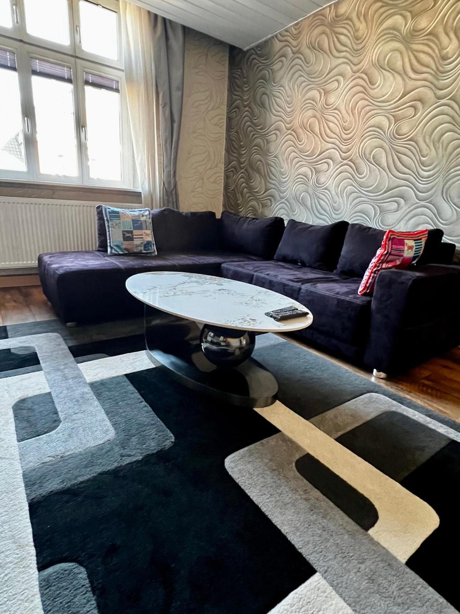 Schoenes City-Apartment Im Zentrum Mit Balkon Hof  Εξωτερικό φωτογραφία